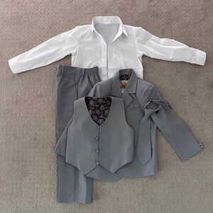 Peanut Butter Collection Boys Suit Size 5